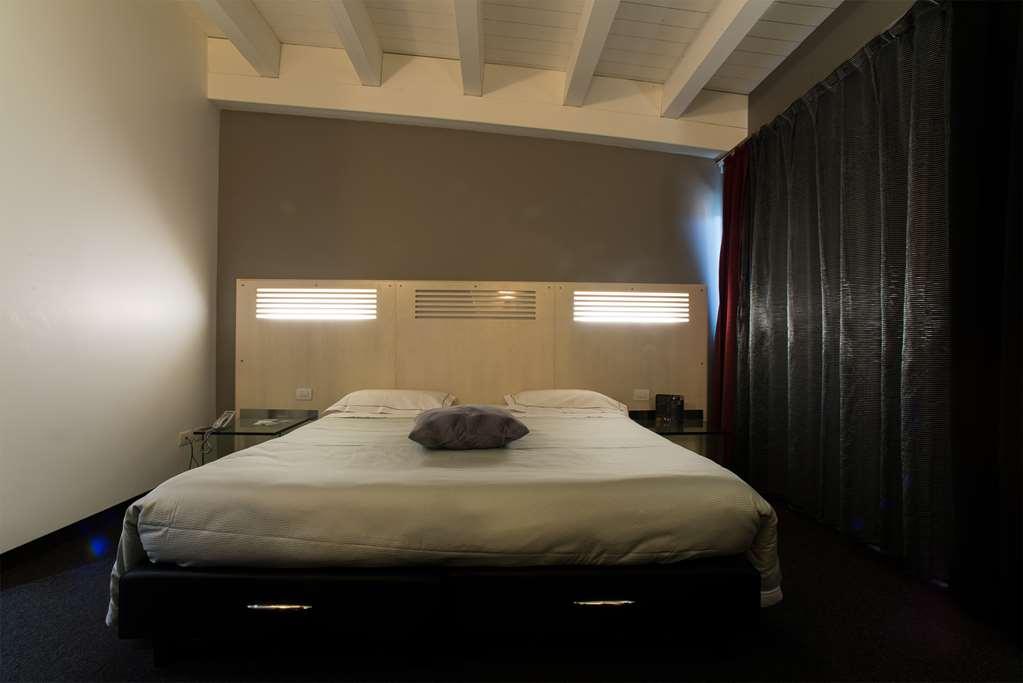 Daytona Business Hotel Collecchio Room photo